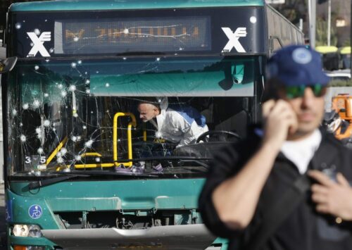 „Es war eine immense Explosion“ – Ein Toter und viele Verletzte bei zwei Bomben-Attentaten auf Bushaltestellen in Jerusalem | Jüdische Allgemeine